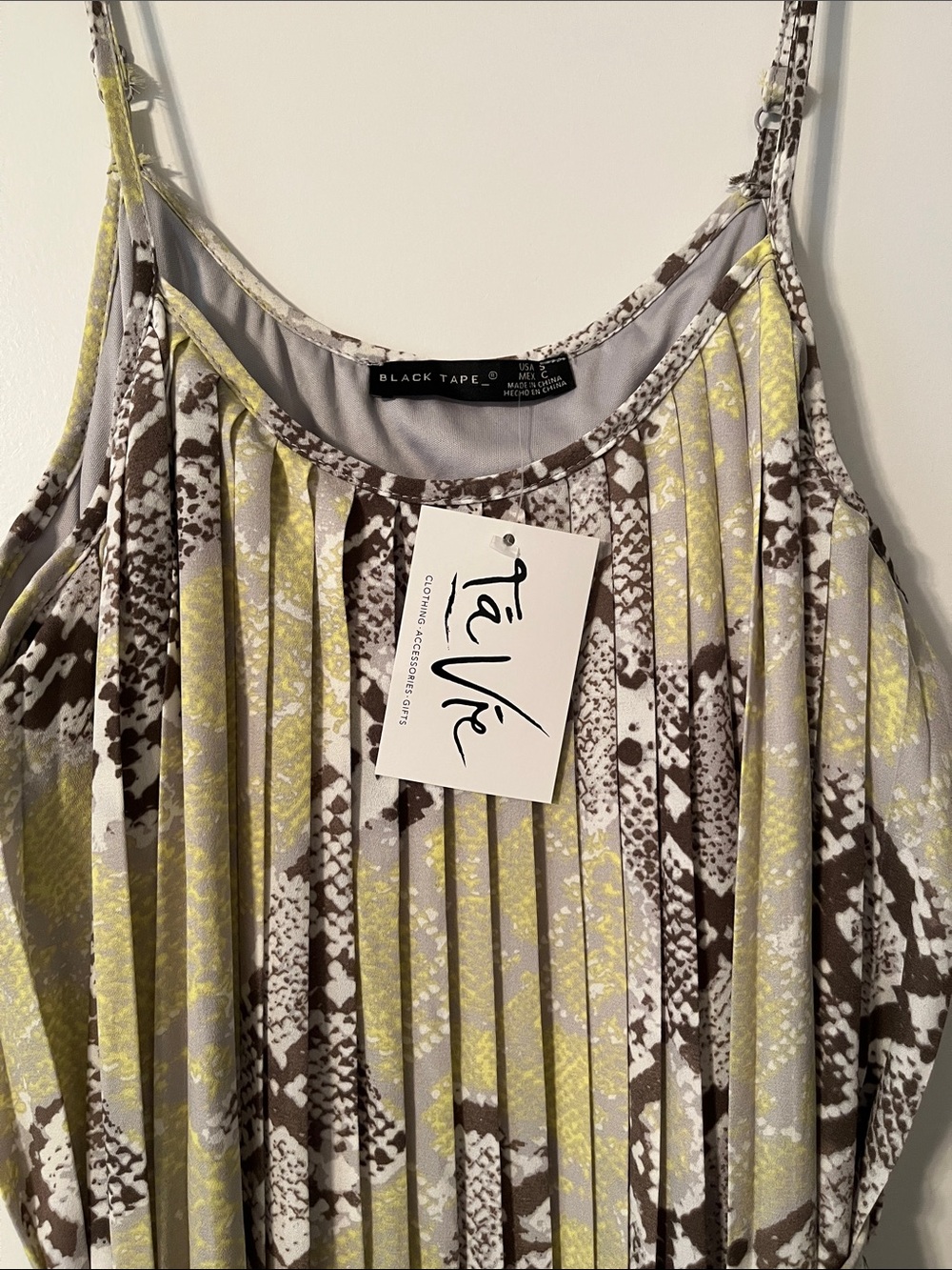 Black Tape_ Snake-Print Pleated Midi Dress in Yellow Beige (size small)